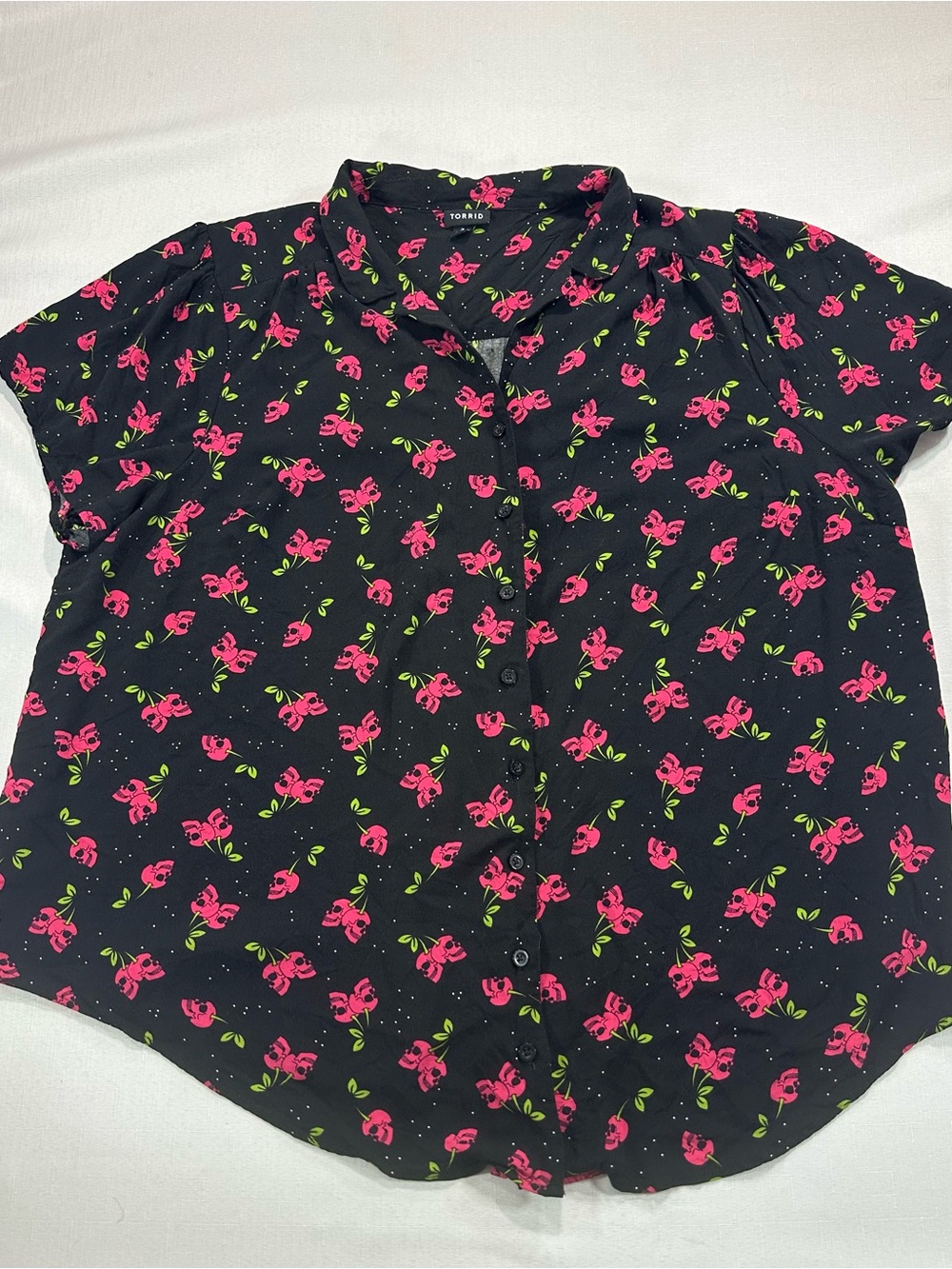 Torrid 3 Skull Cherry Print Black Pink Alternative Goth Blouse (22/24 3X)